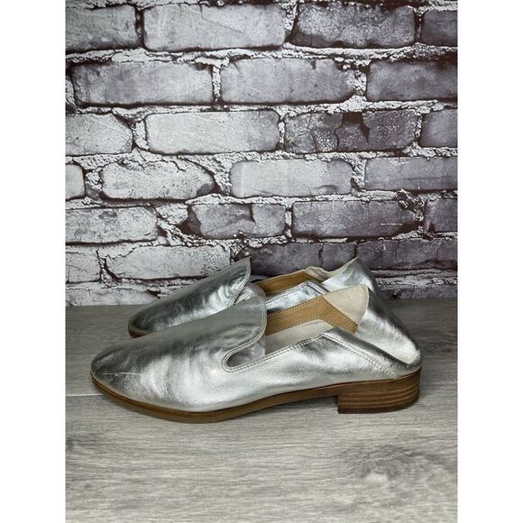 Lucky Brand Metallic Silver Leather Slip On Loafers Flats Shoes Women 11M US/43 - Picture 1 of 16